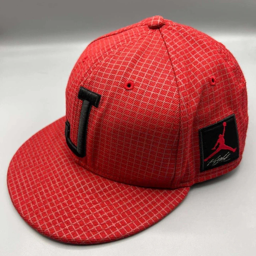 Air Jordan True Flight Hat Men 7 1/4 Red‎ Embroidered Logo Jumpman Fitted Cap